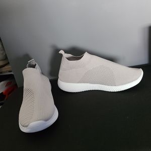 Size 10 Womens Sneakers/ Slip Ons